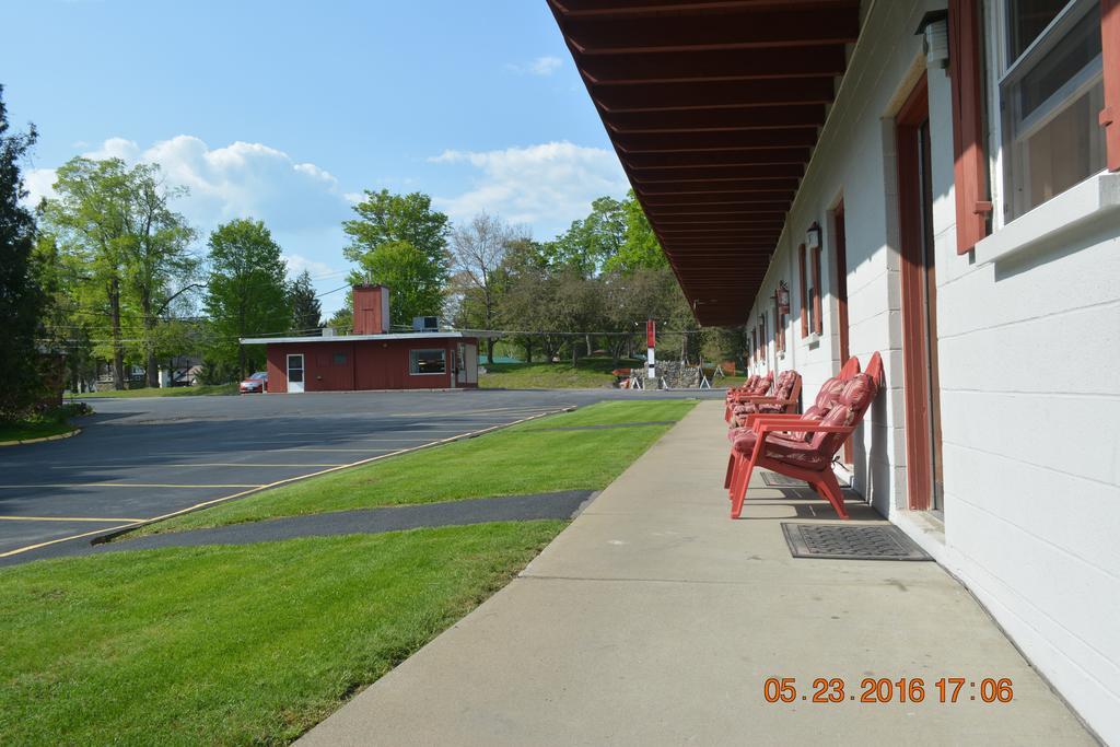 The Village Motel Richfield Springs Zewnętrze zdjęcie